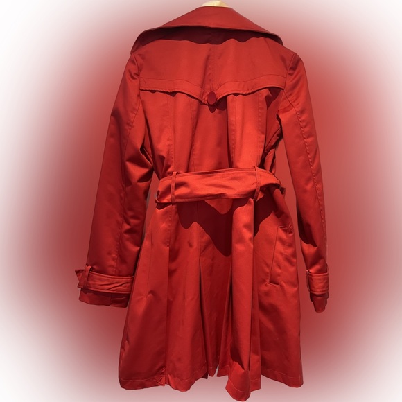 Ladies Red Trench coat - Picture 2 of 6